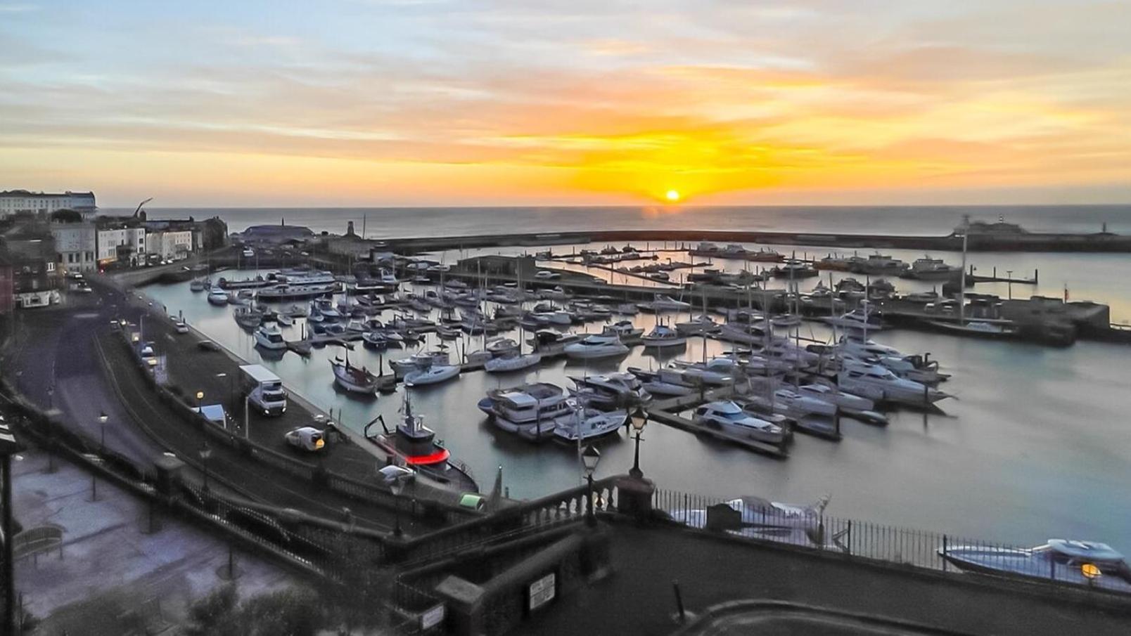 Appartamento Luxury Ramsgate Harbour View By Adliv Esterno foto